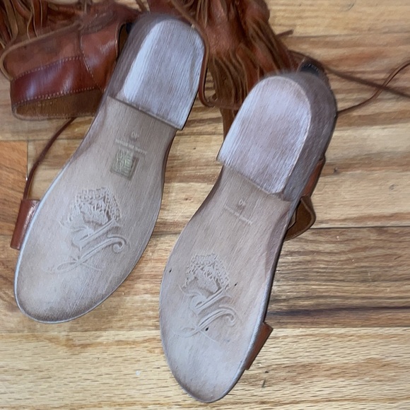 New Free People  leather brown tassel knee high Gladiator Boho Boots sandal 10 - Picture 3 of 3